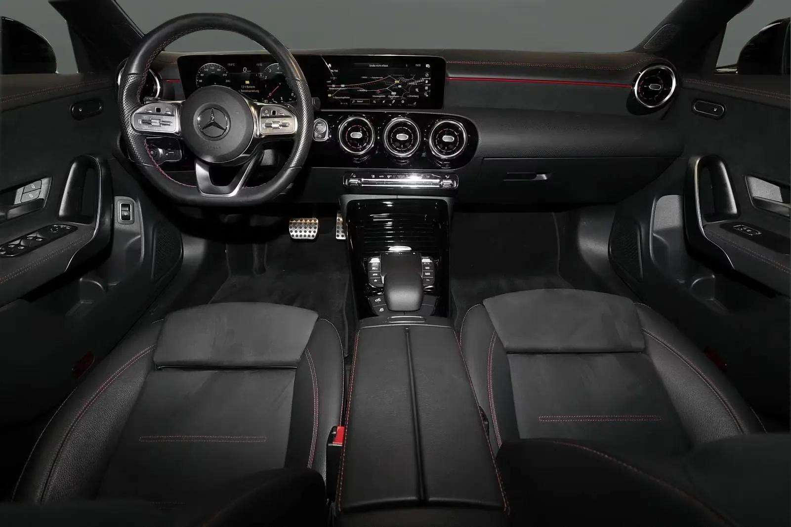 Mercedes-Benz CLA 45 AMG 2021 - Photo 2