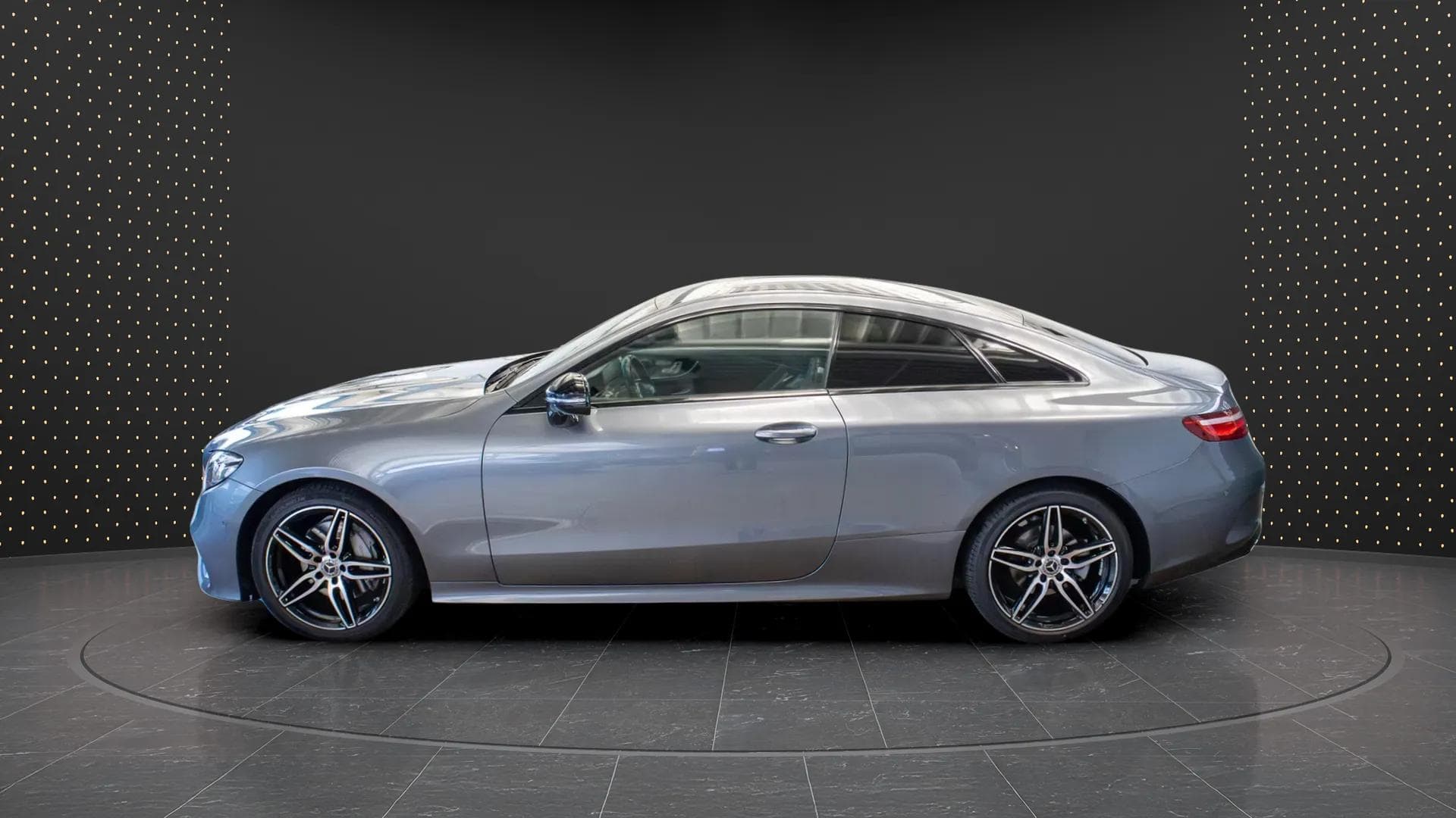 Mercedes-Benz Classe E 220 2021 - Photo 4