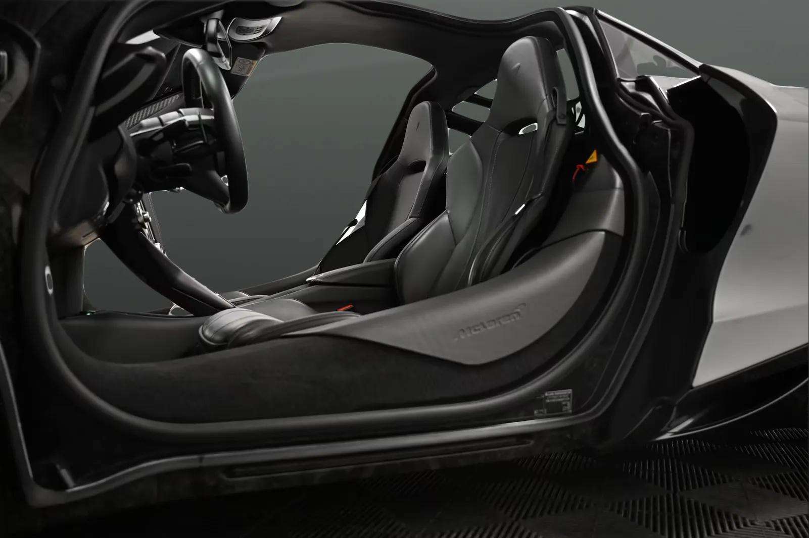 McLaren 720S 2017 - Photo 2