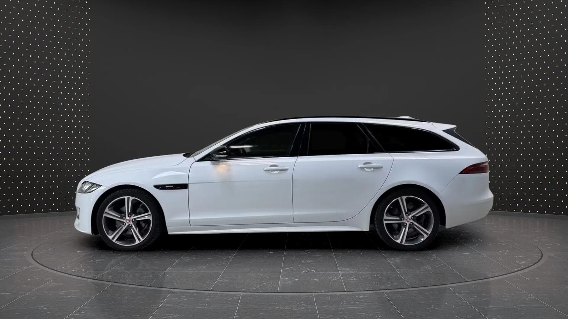 Jaguar XF 2019 - Photo 3
