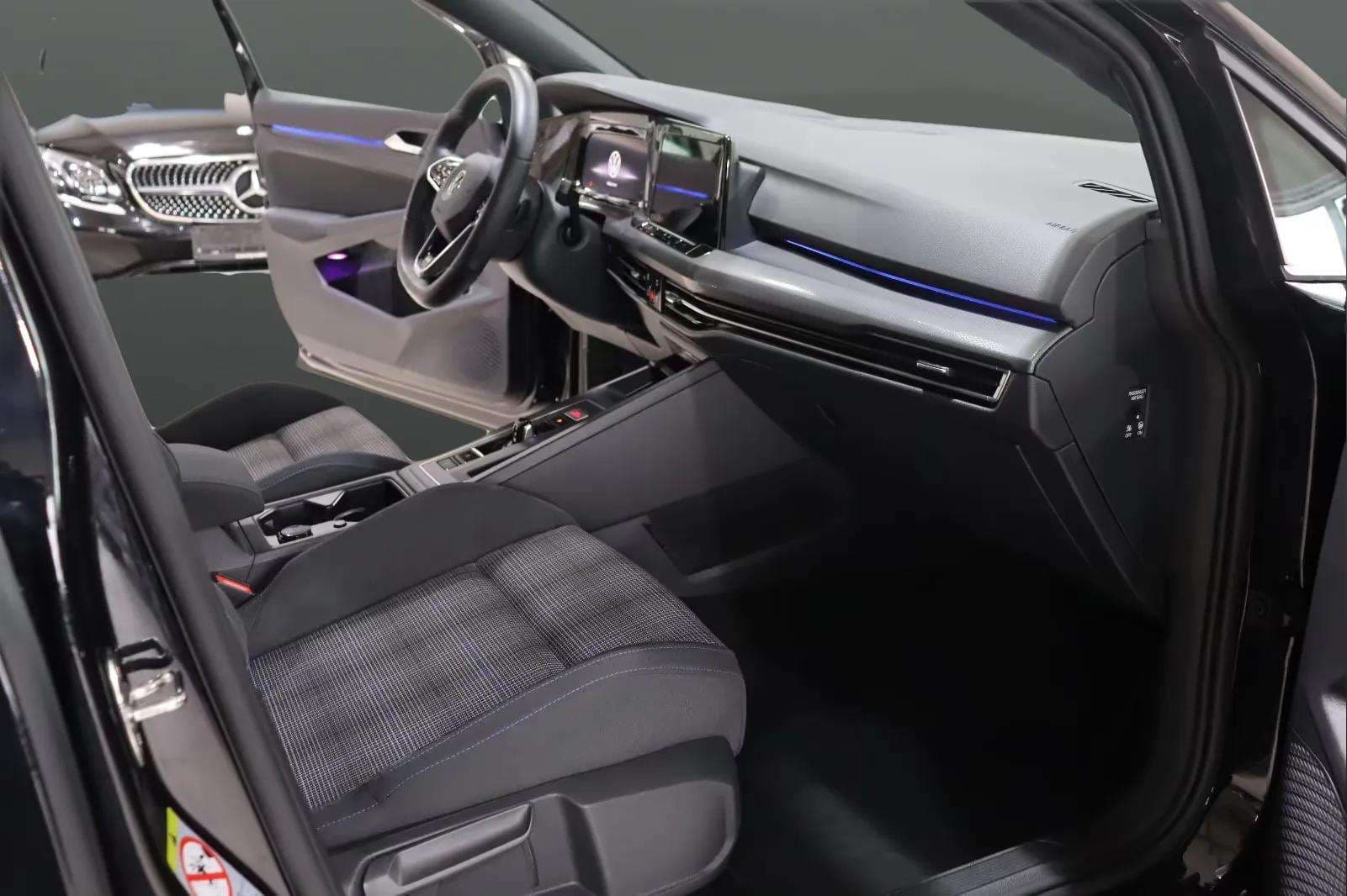 Volkswagen Golf 2022 - Photo 2