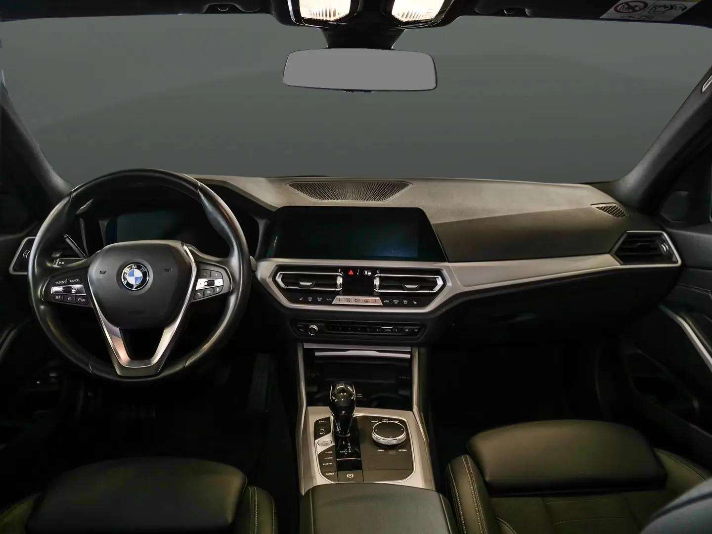 BMW 330 2020 - Photo 2