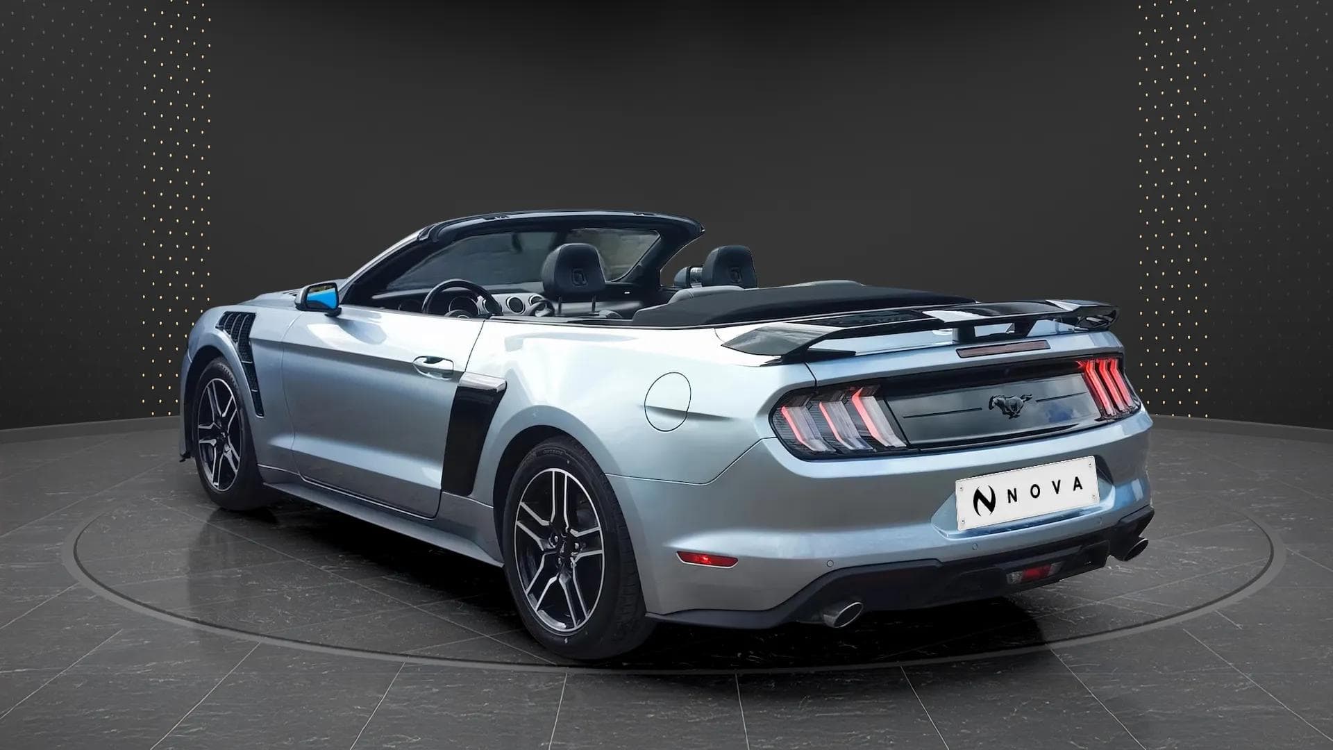 Ford Mustang 2023 - Photo 2