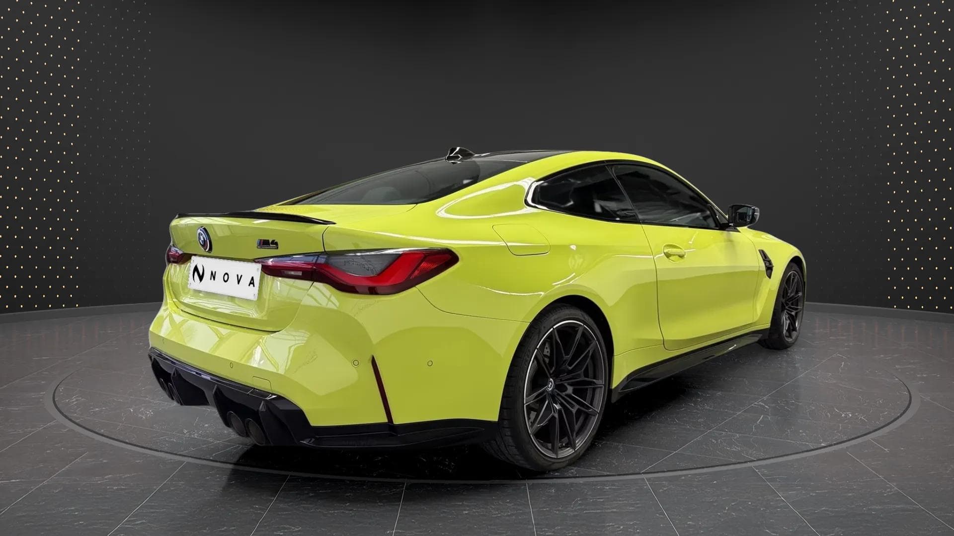 BMW M4 2021 - Photo 2