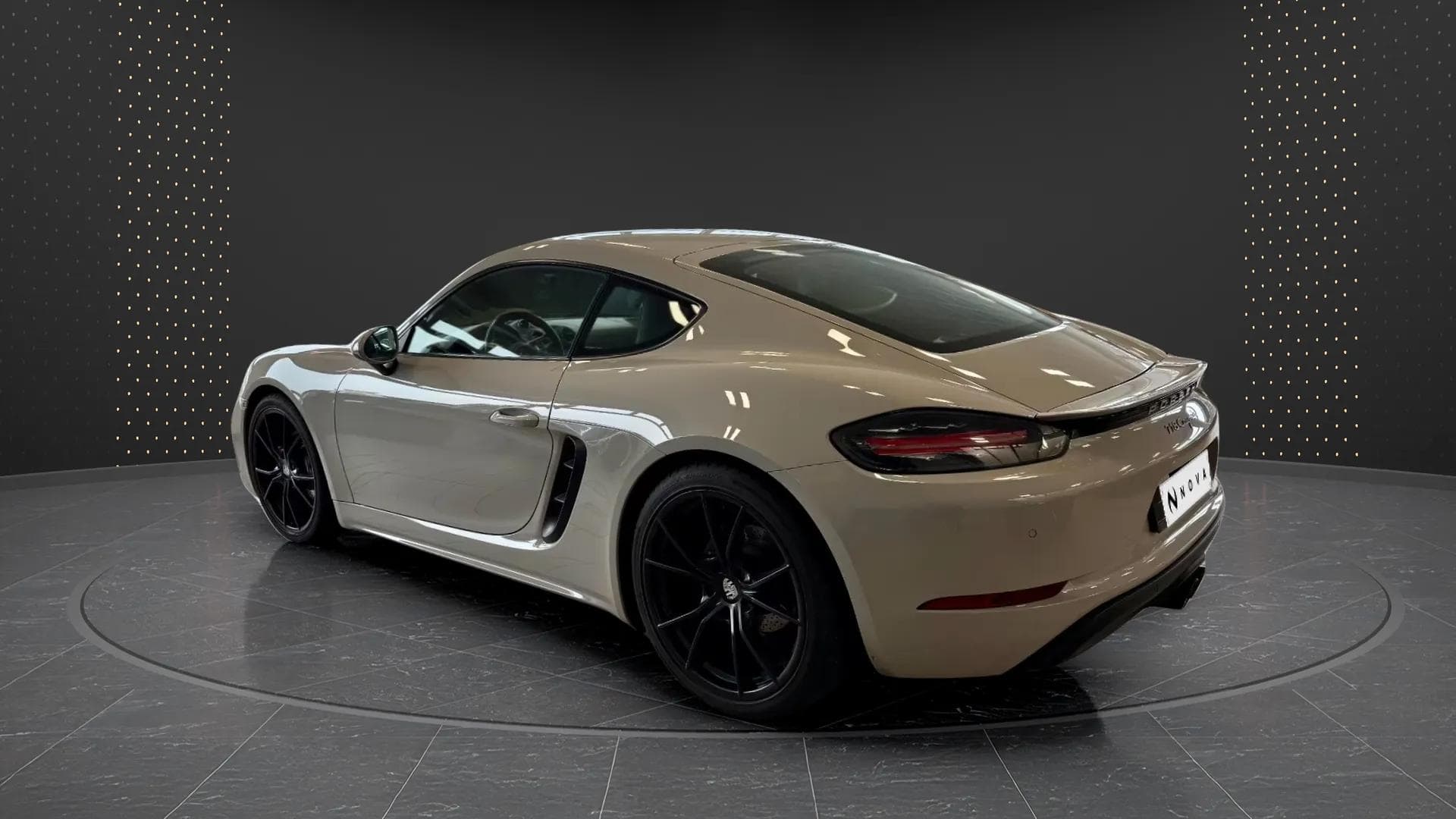 Porsche Cayman 2019 - Photo 2