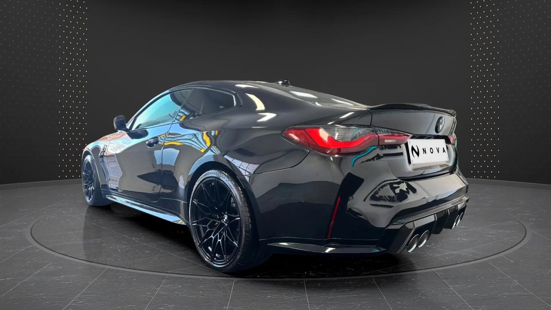 BMW M4 2022 - Photo 2