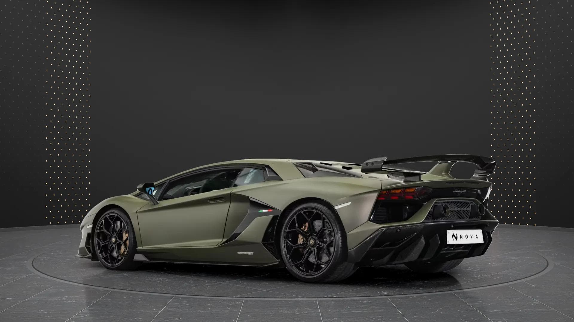 Lamborghini Aventador 2019 - Photo 2