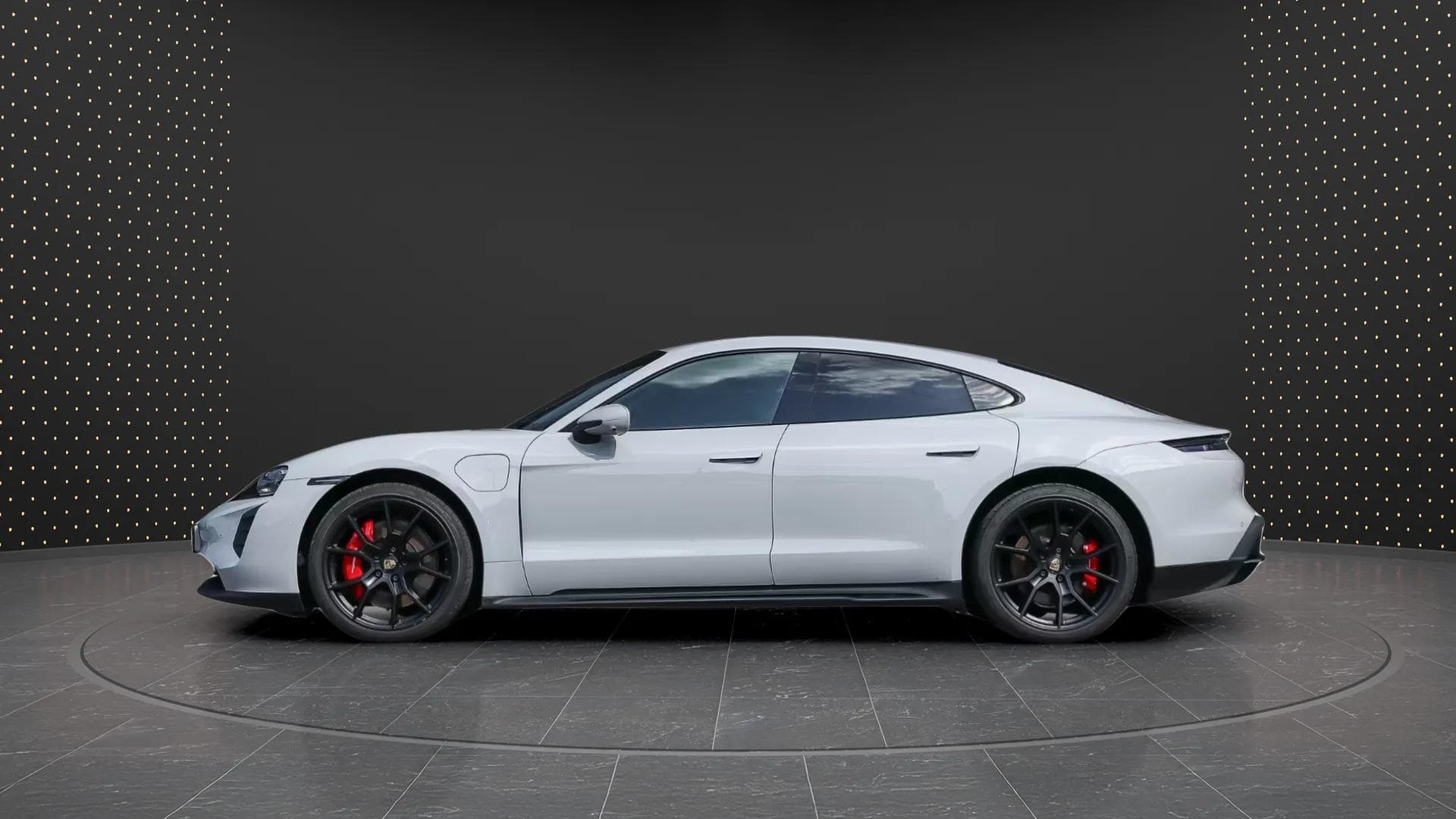 Porsche Taycan 2023 - Photo 2