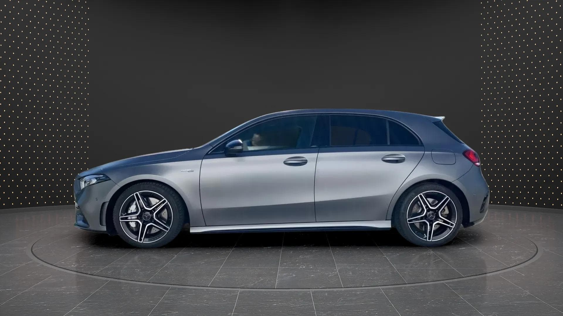 Mercedes-Benz A 35 AMG 2019 - Photo 4