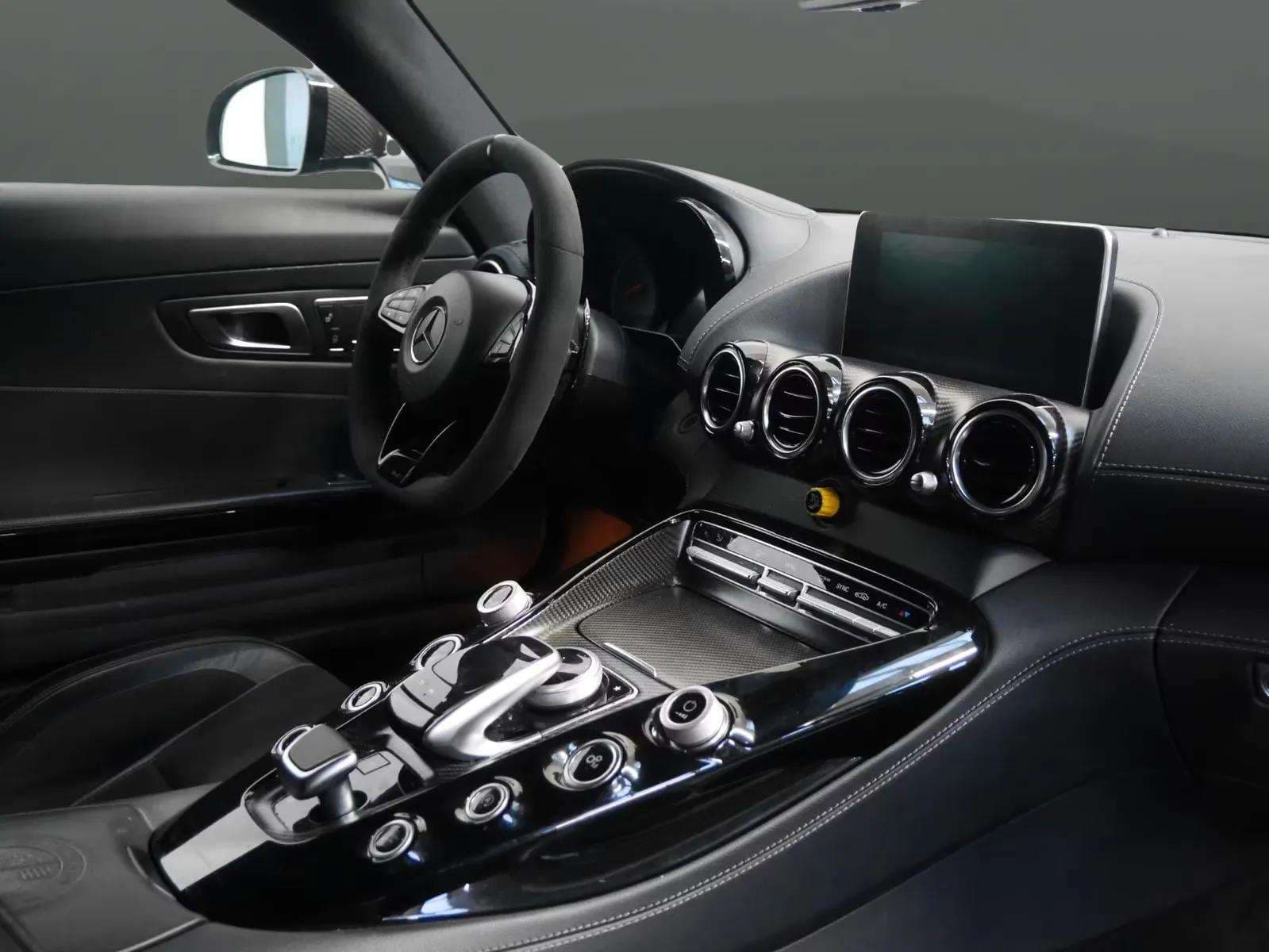 Mercedes-Benz AMG GT R 2018 - Photo 2