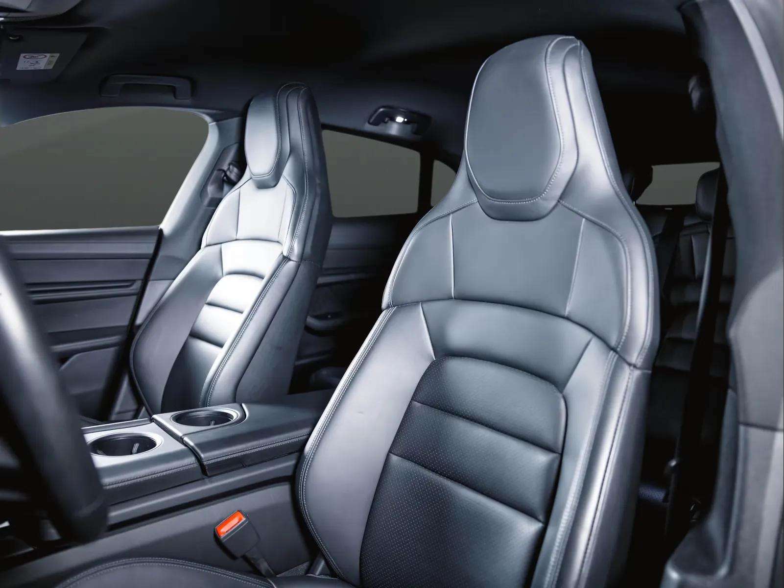 Porsche Taycan 2022 - Photo 3