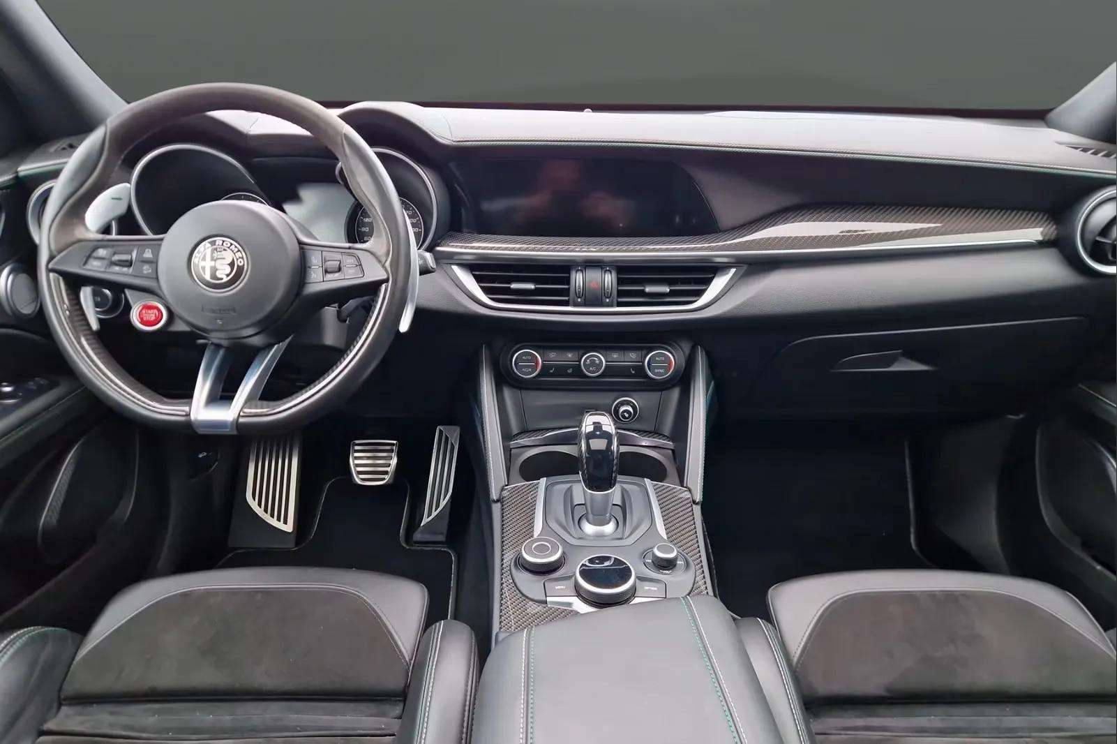 Alfa Romeo Stelvio 2019 - Photo 2