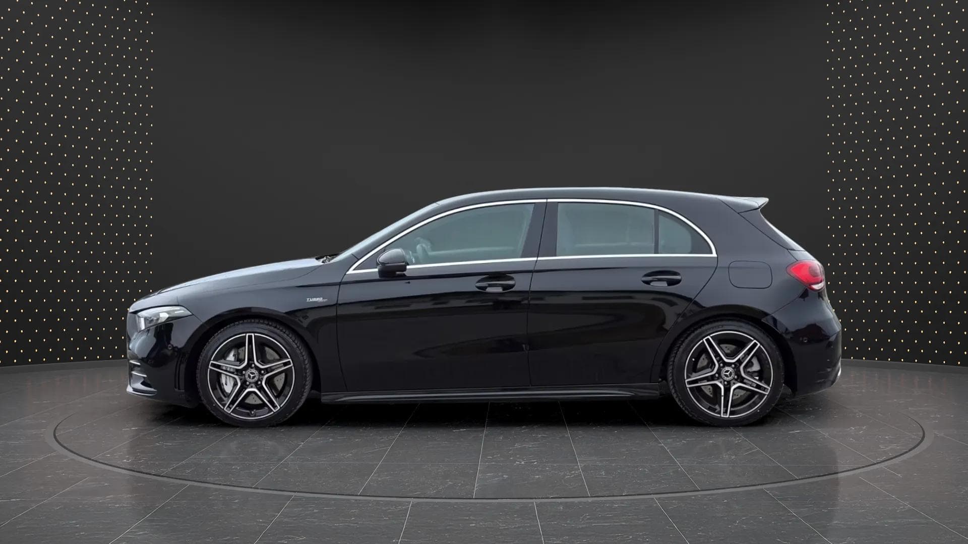 Mercedes-Benz A 35  2019 - Photo 3