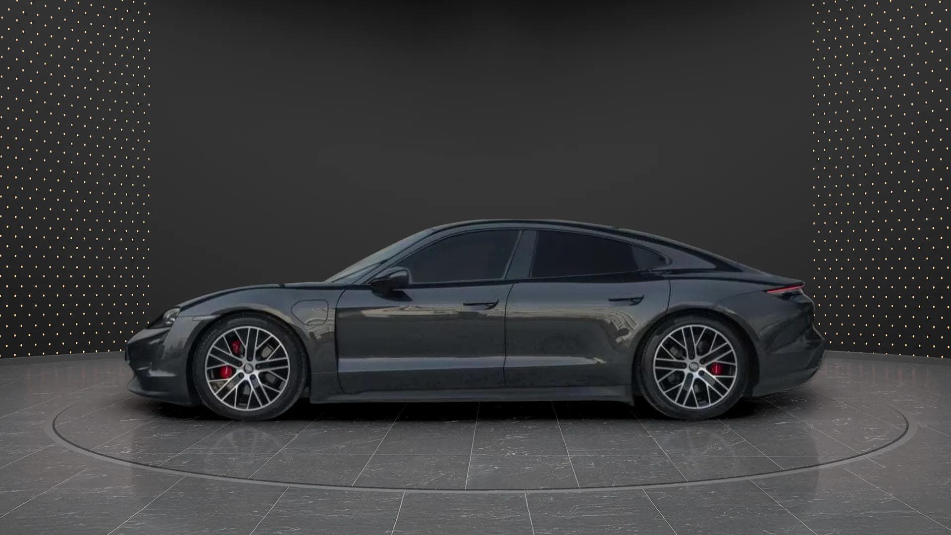 Porsche Taycan 2021 - Photo 2