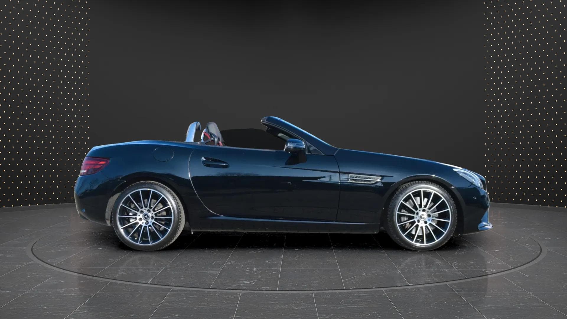 Mercedes-Benz SLC 300 2018 - Photo 4