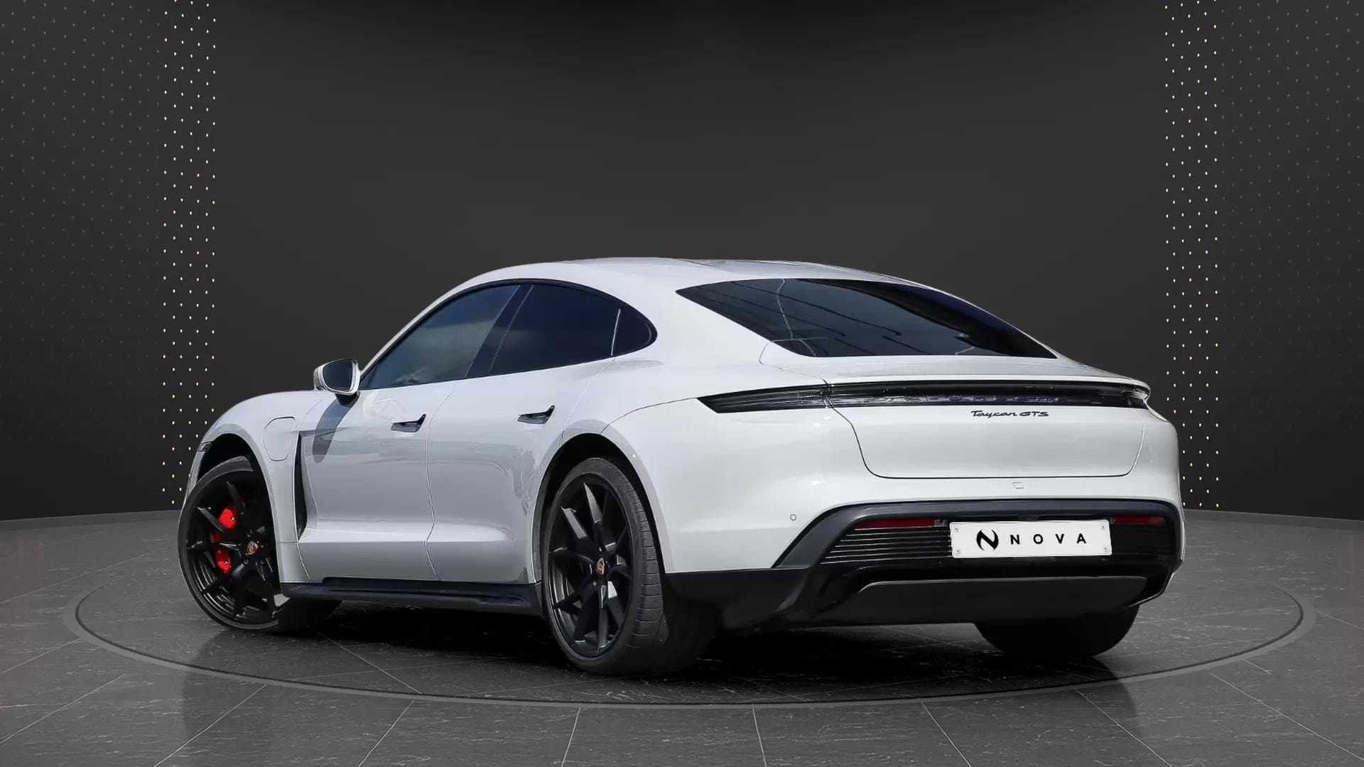 Porsche Taycan 2023 - Photo 3