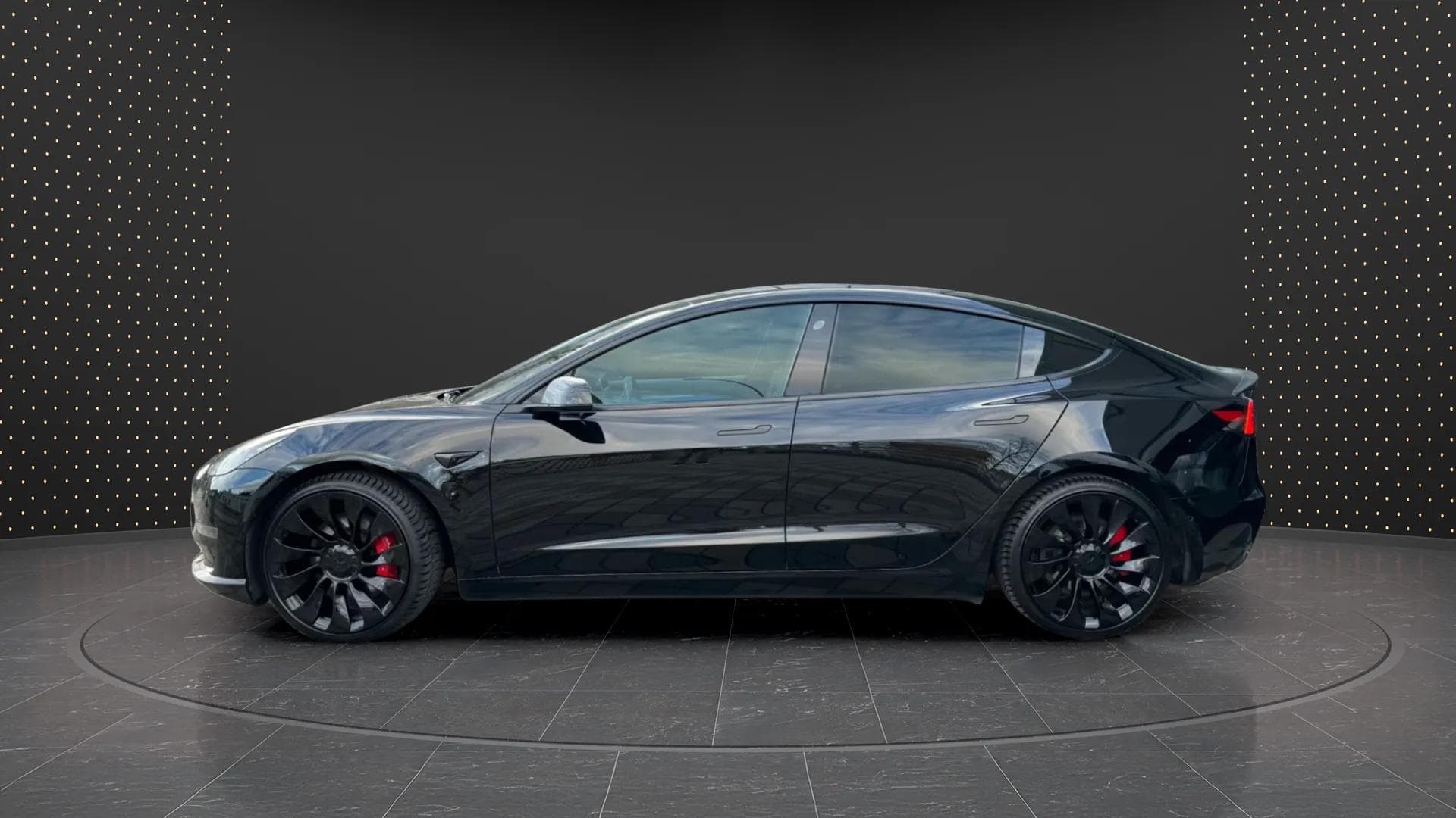 Tesla Model 3 2021 - Photo 4