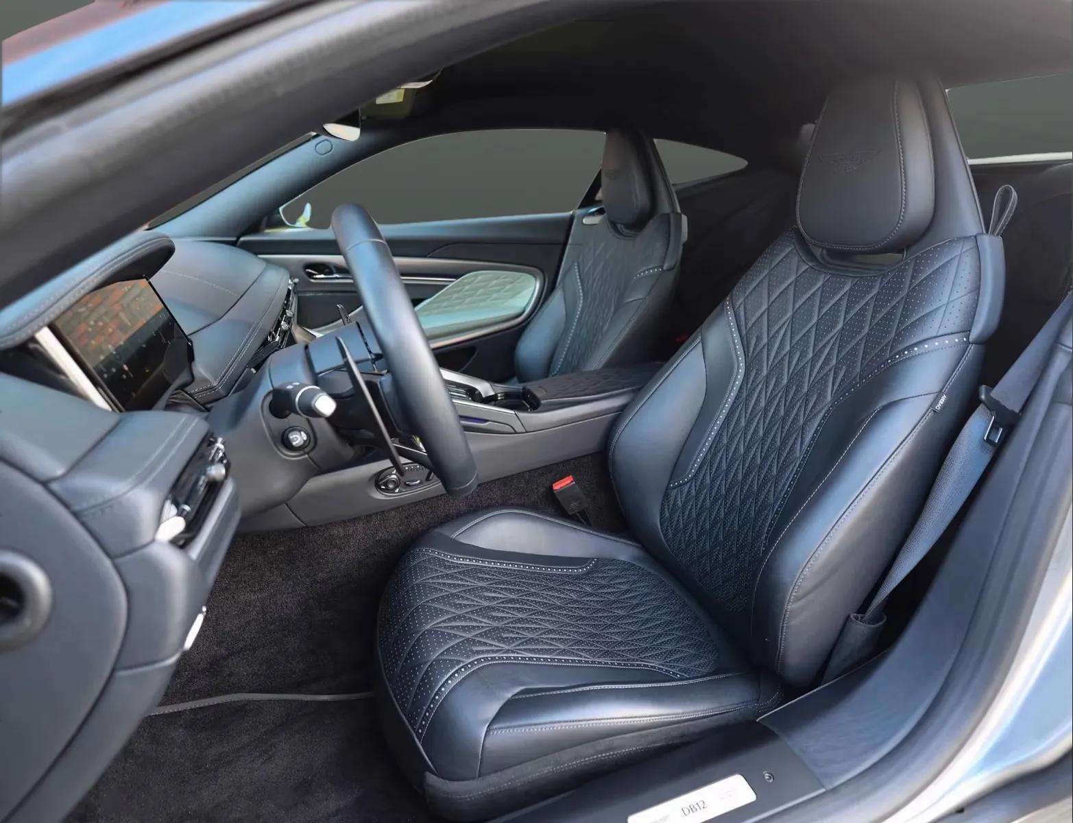 Aston Martin DB12 2023 - Photo 2