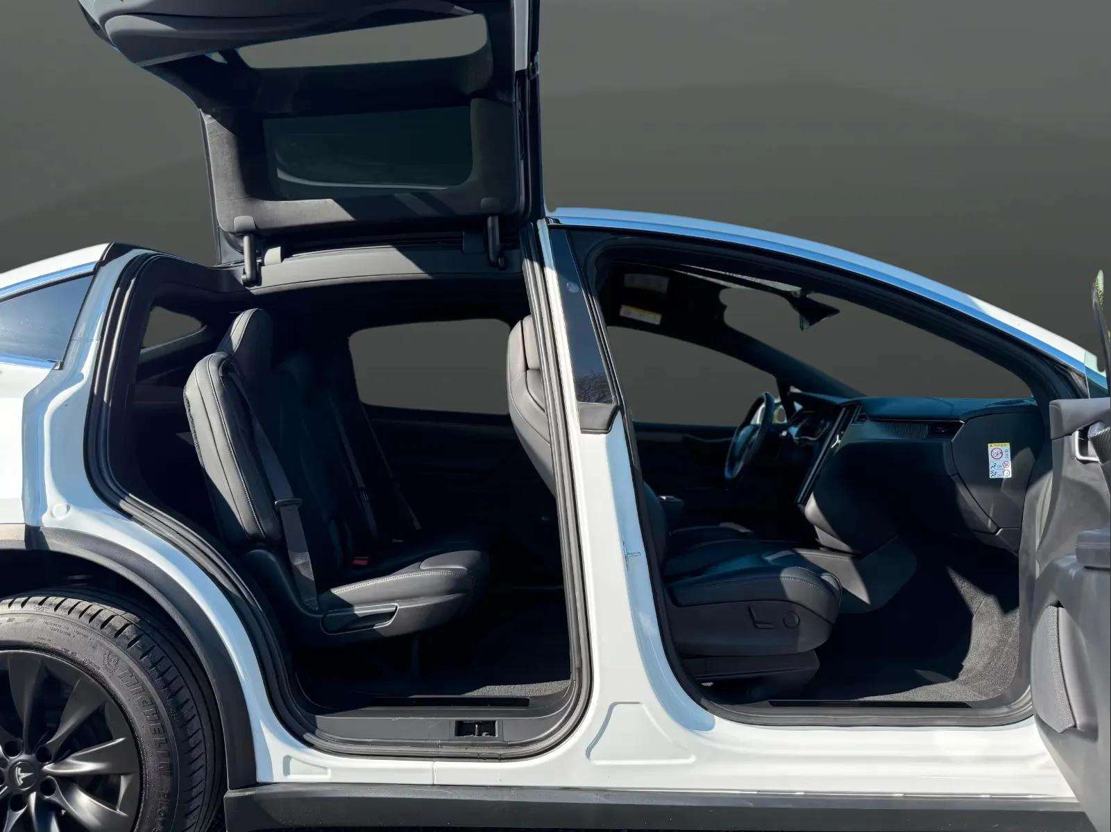 Tesla Model X 2018 - Photo 3