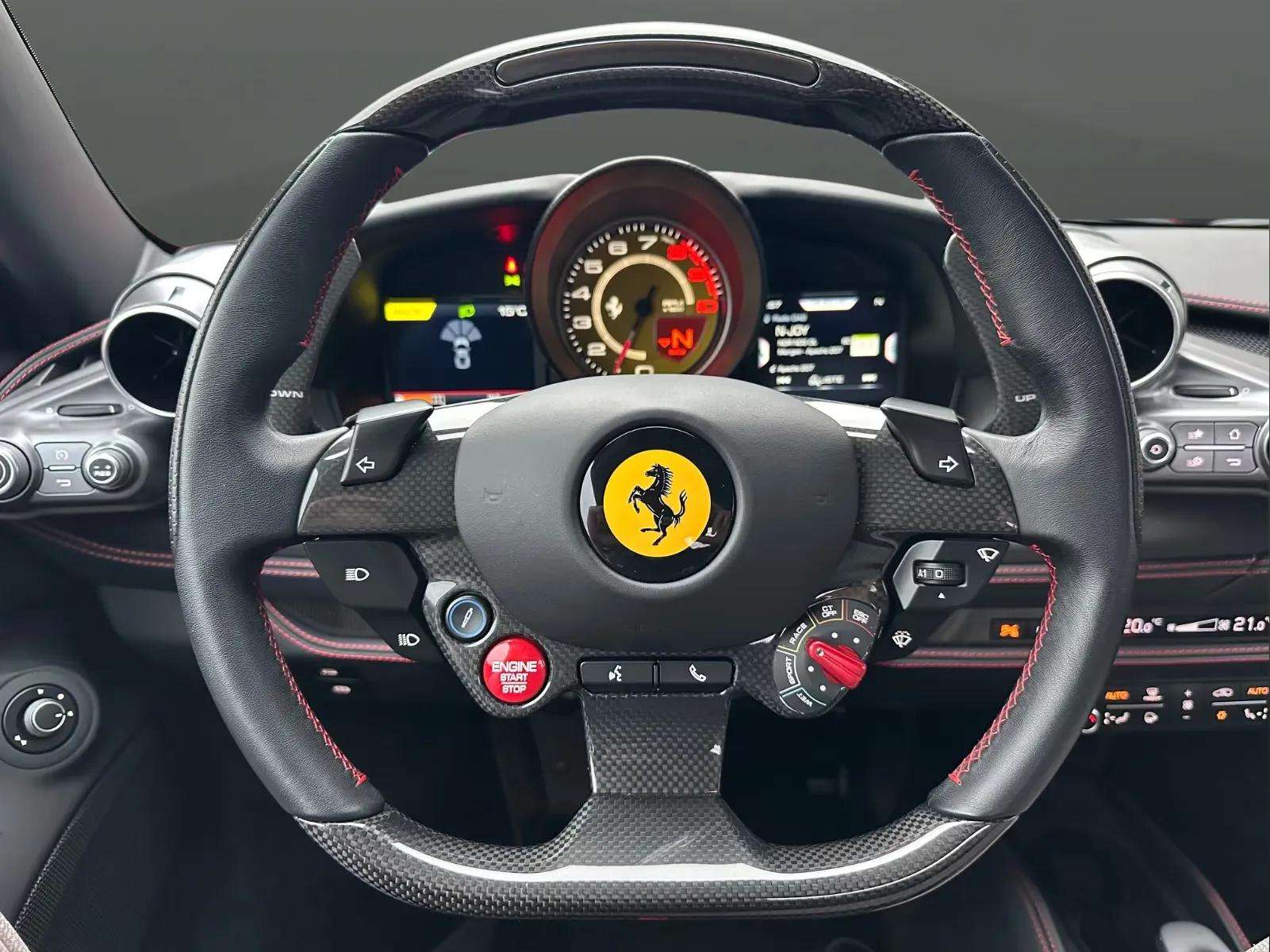 Ferrari F8 2021 - Photo 5