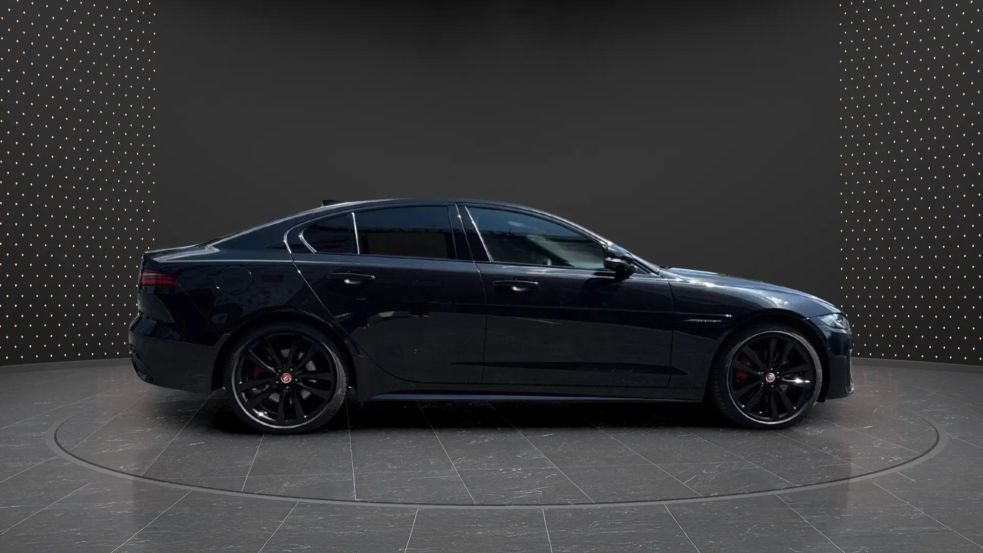 Jaguar XE 2023 - Photo 4