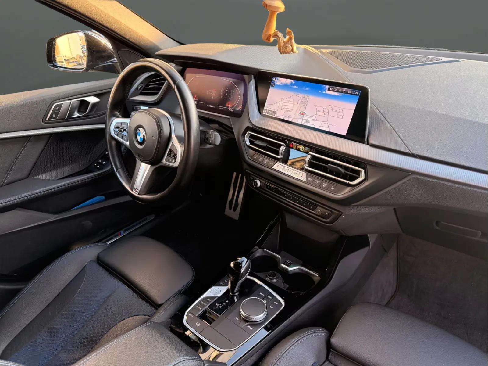 BMW Série 1 18 2022 - Photo 4