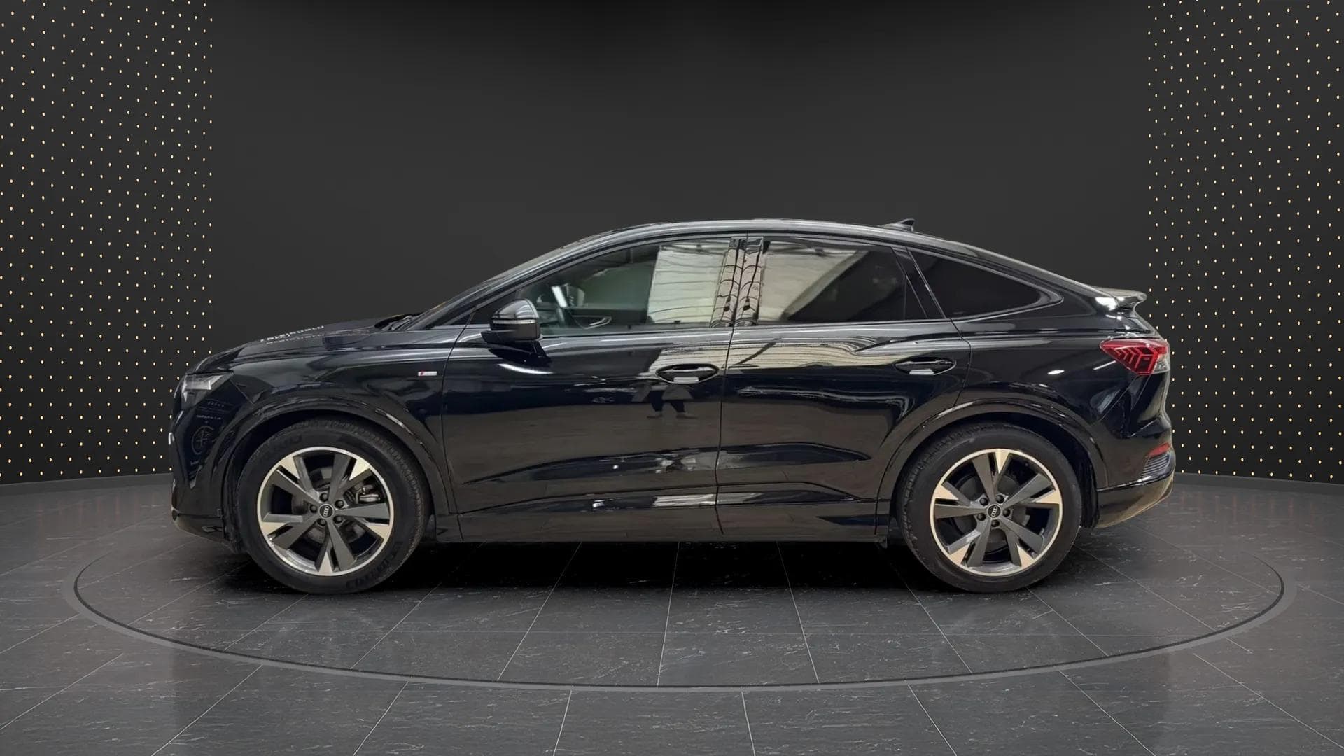 Audi Q4 E-tron 2022 - Photo 4