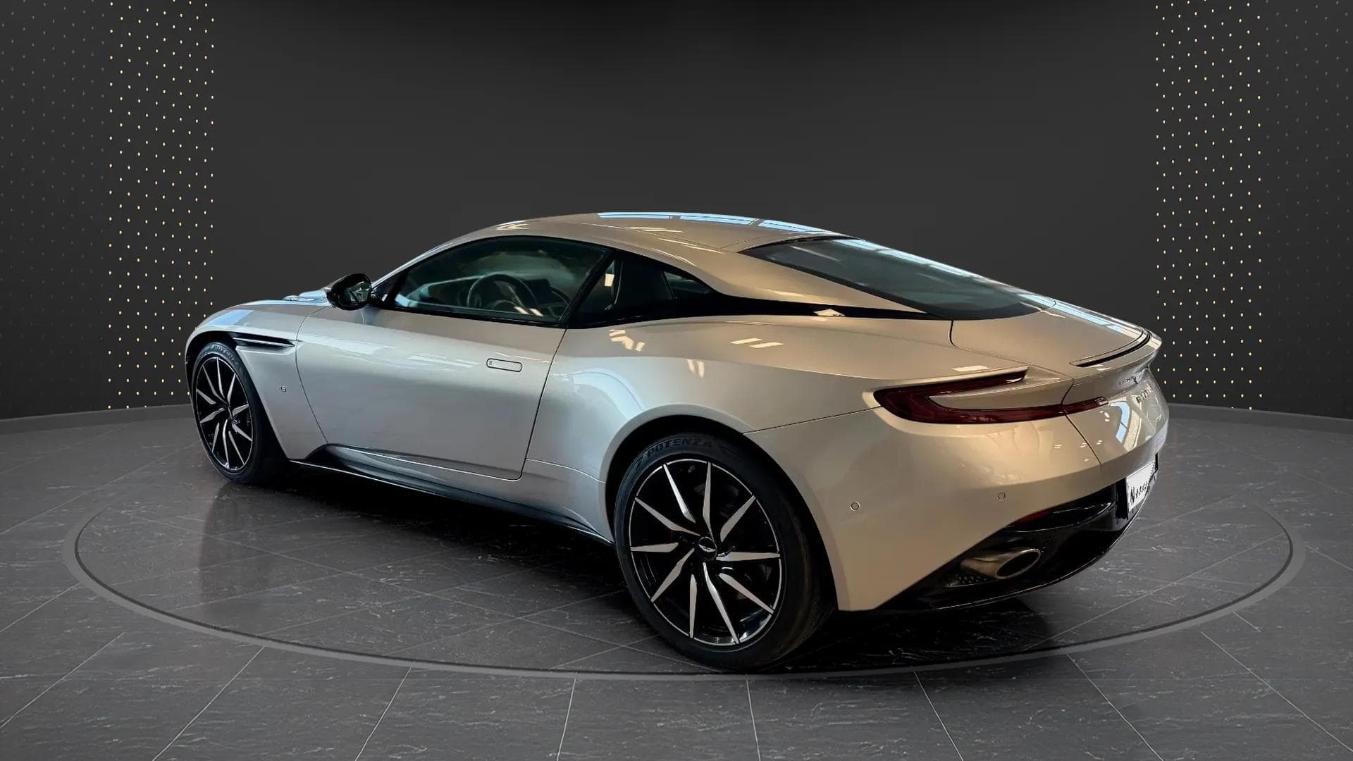 Aston Martin DB11 2019 - Photo 4