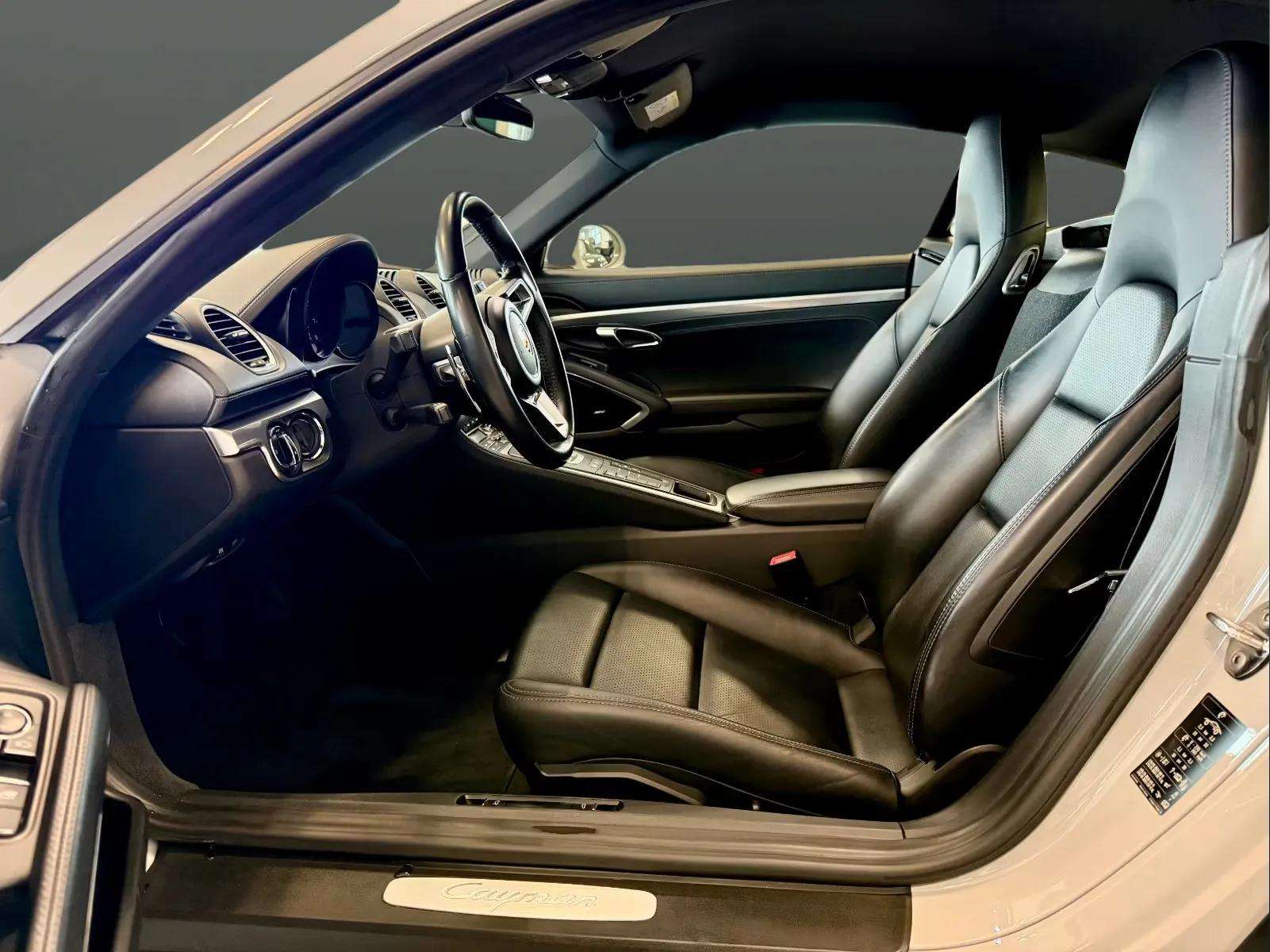 Porsche Cayman 2019 - Photo 4