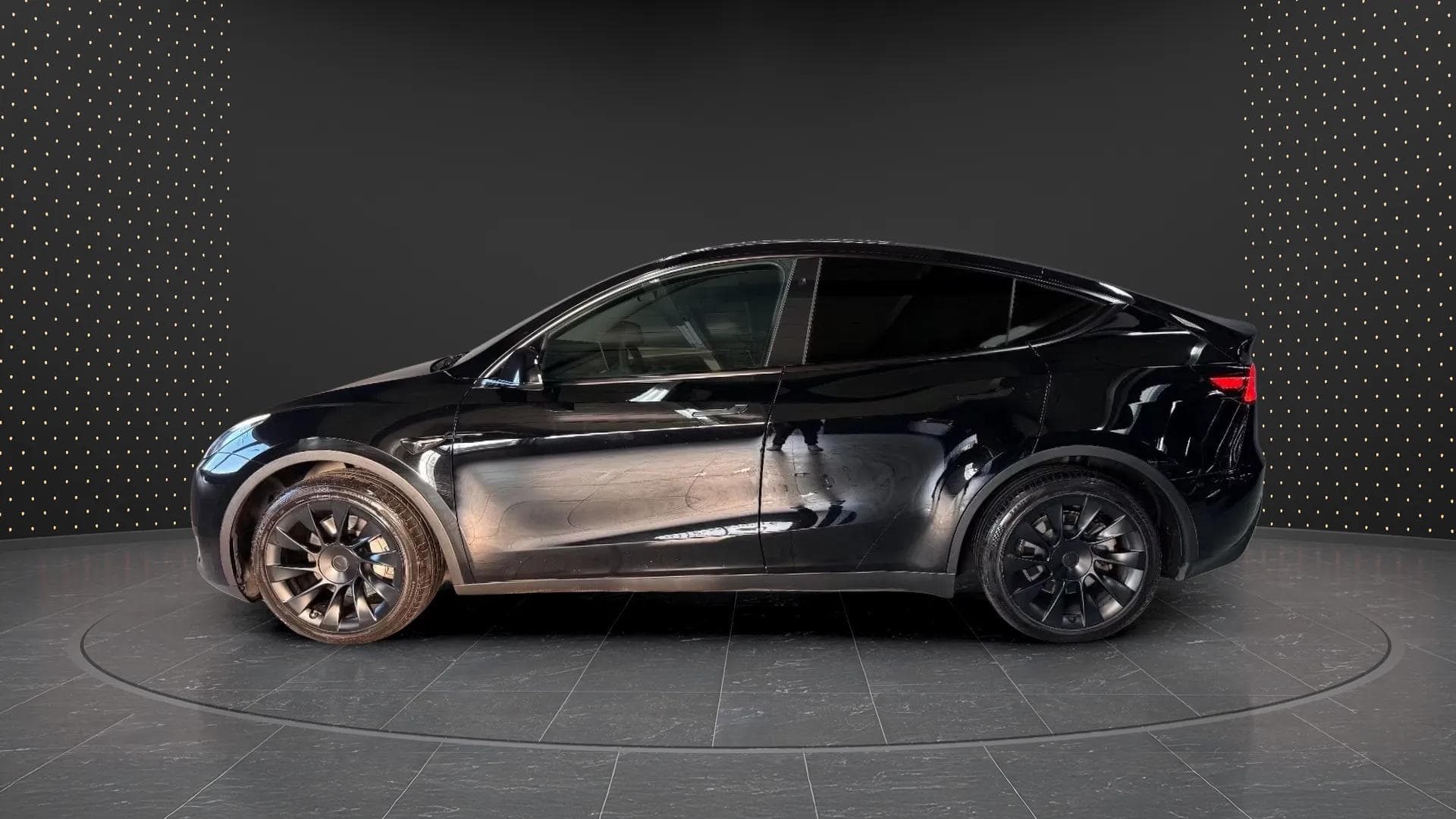 Tesla Model Y 2023 - Photo 5