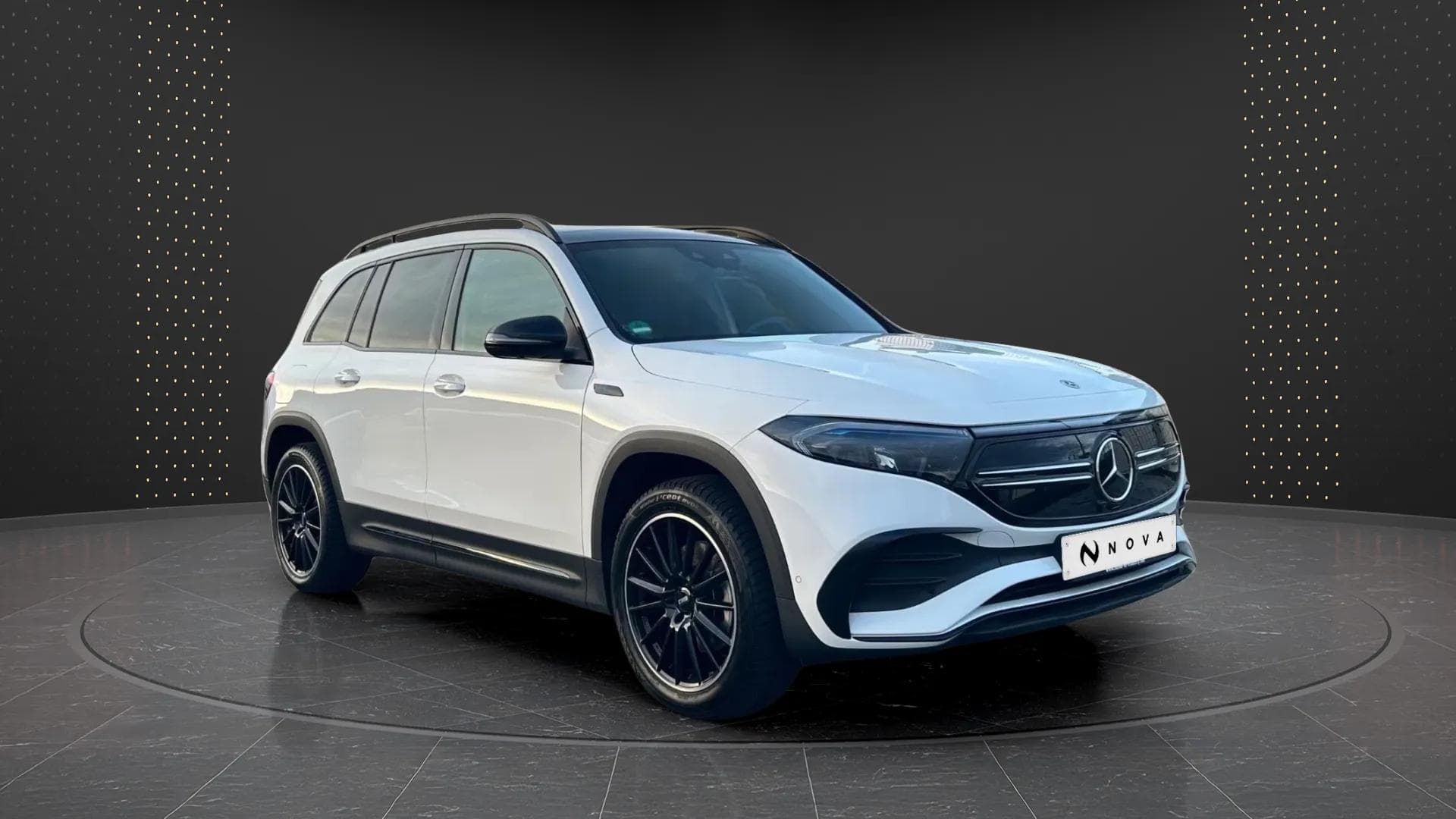 Mercedes-Benz EQB 2022 - Photo principale