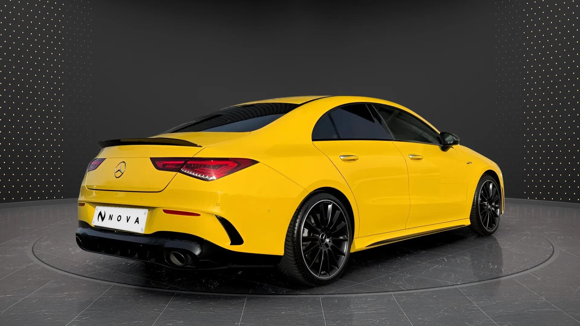 Mercedes-Benz CLA 35 AMG 2021 - Photo 4